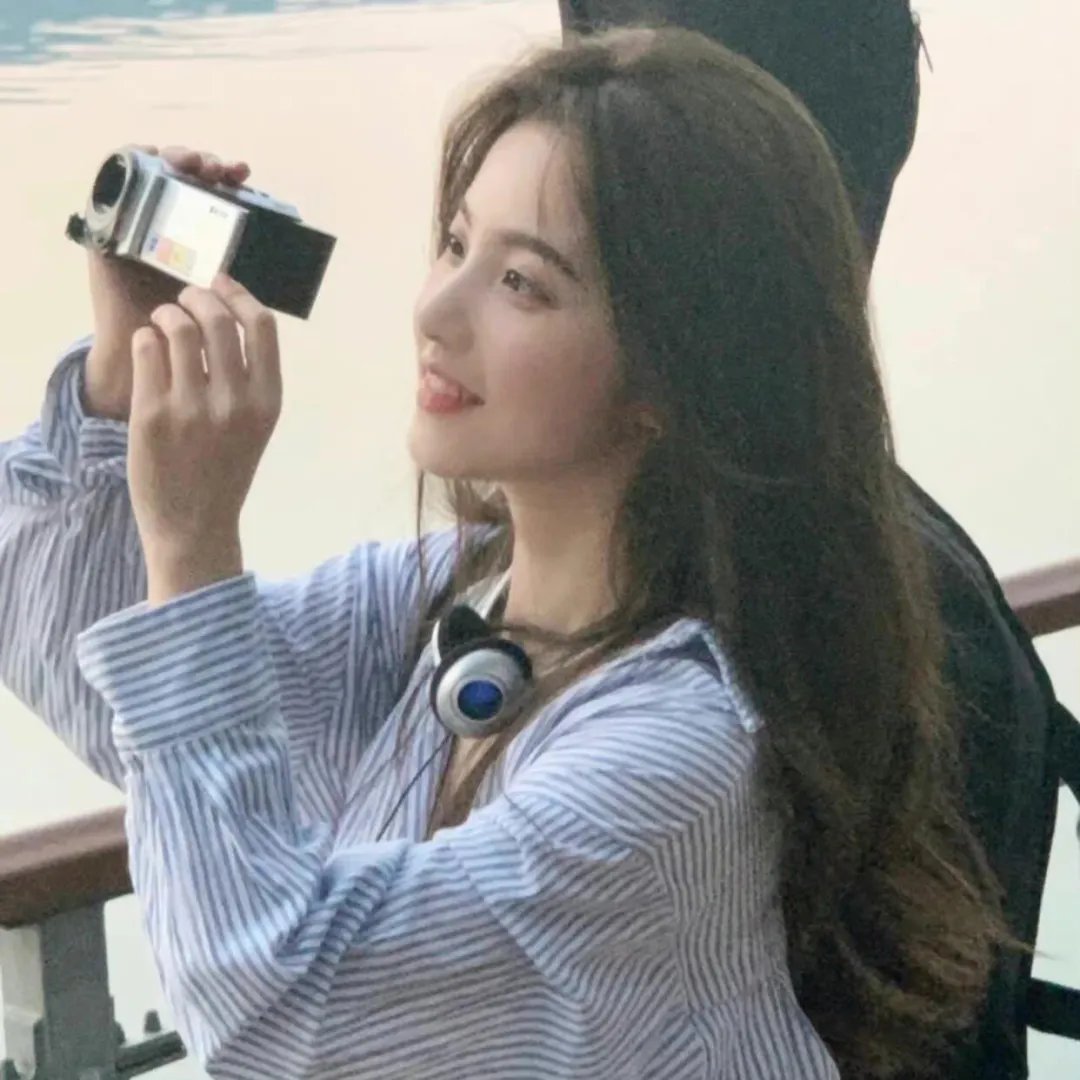 强袭魔女第一季